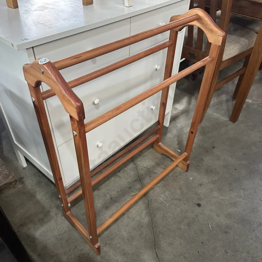 towel rail Image 1++