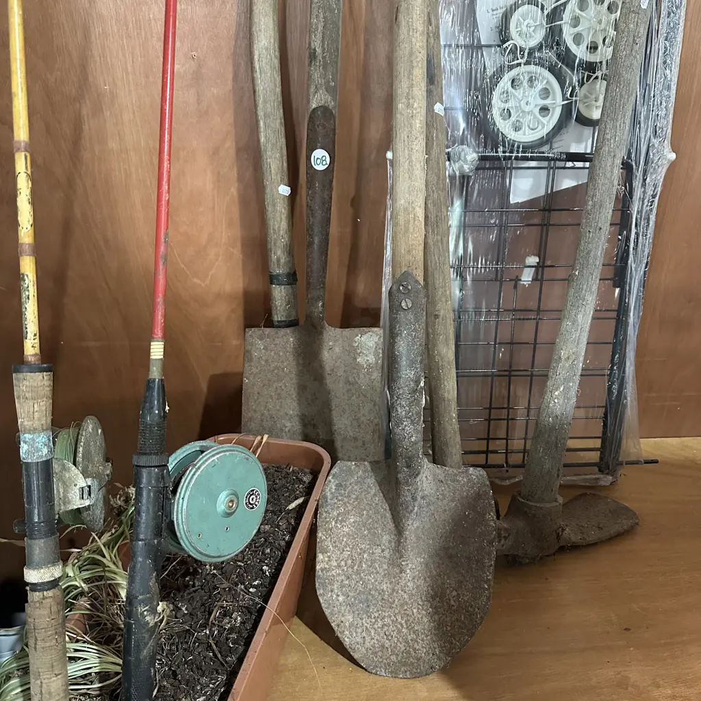 garden tools and heaters Image 1++
