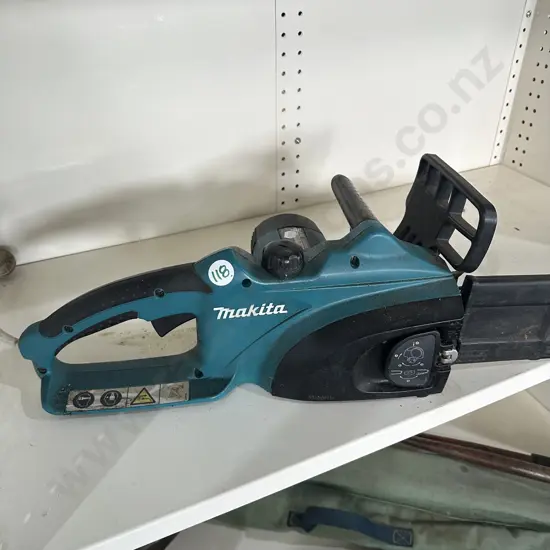 electric chainsaw