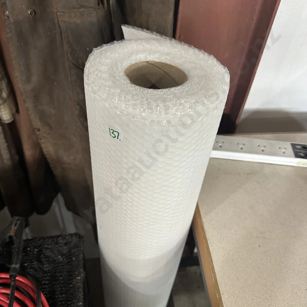 roll of furniture packing Image 1++