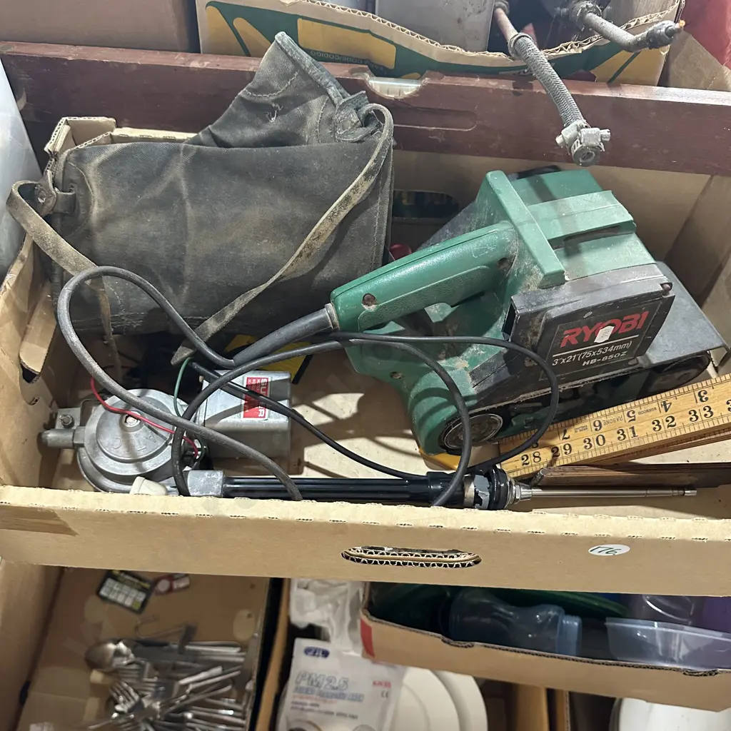 box lot with belt sander and tools etc. Image 1++