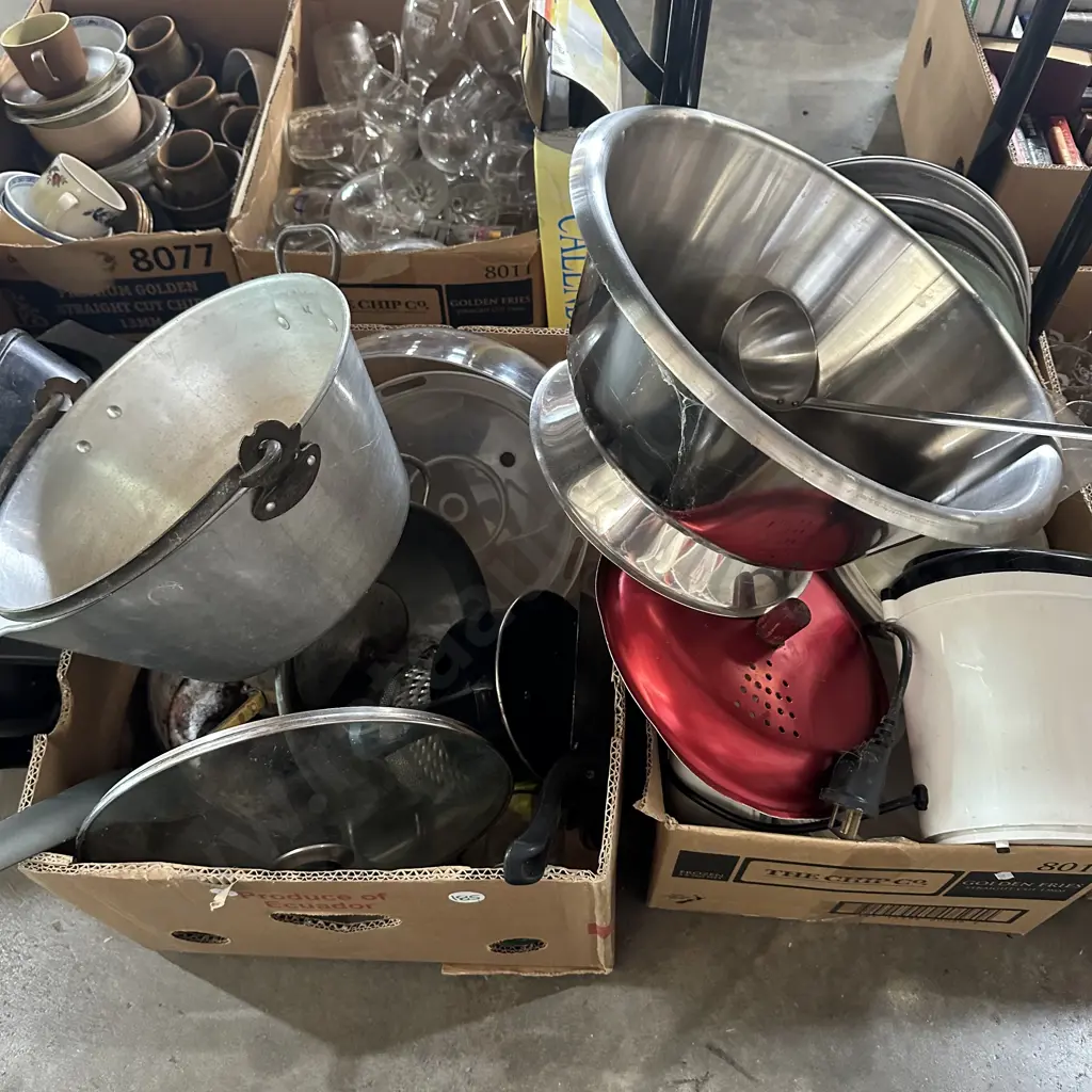 Two boxes with preserving pan and stainless steel punch bowl etc. Image 1++