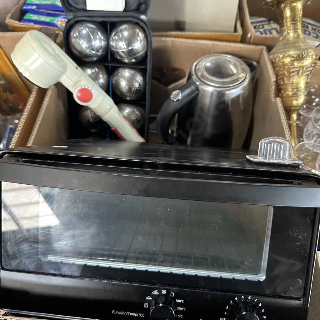 Clean mini oven, electric jug, massager and boules. Image 1++