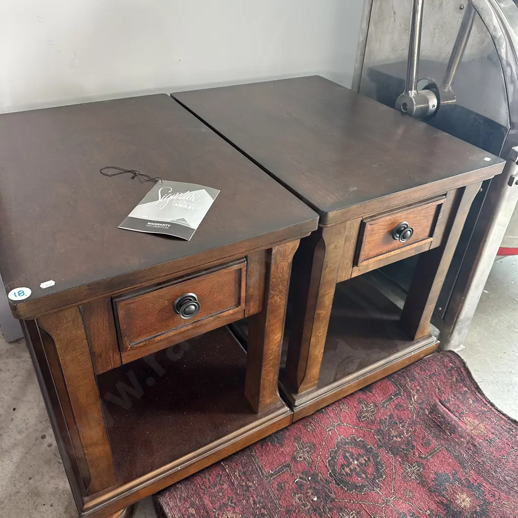 Pr tidy bedsides, Signature design by Ashley Image 1++