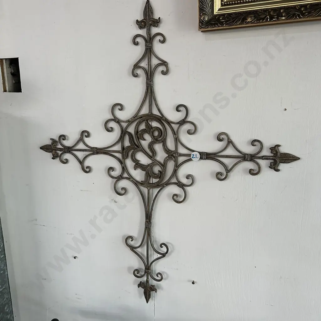 metal cross and 2 prints Image 1++