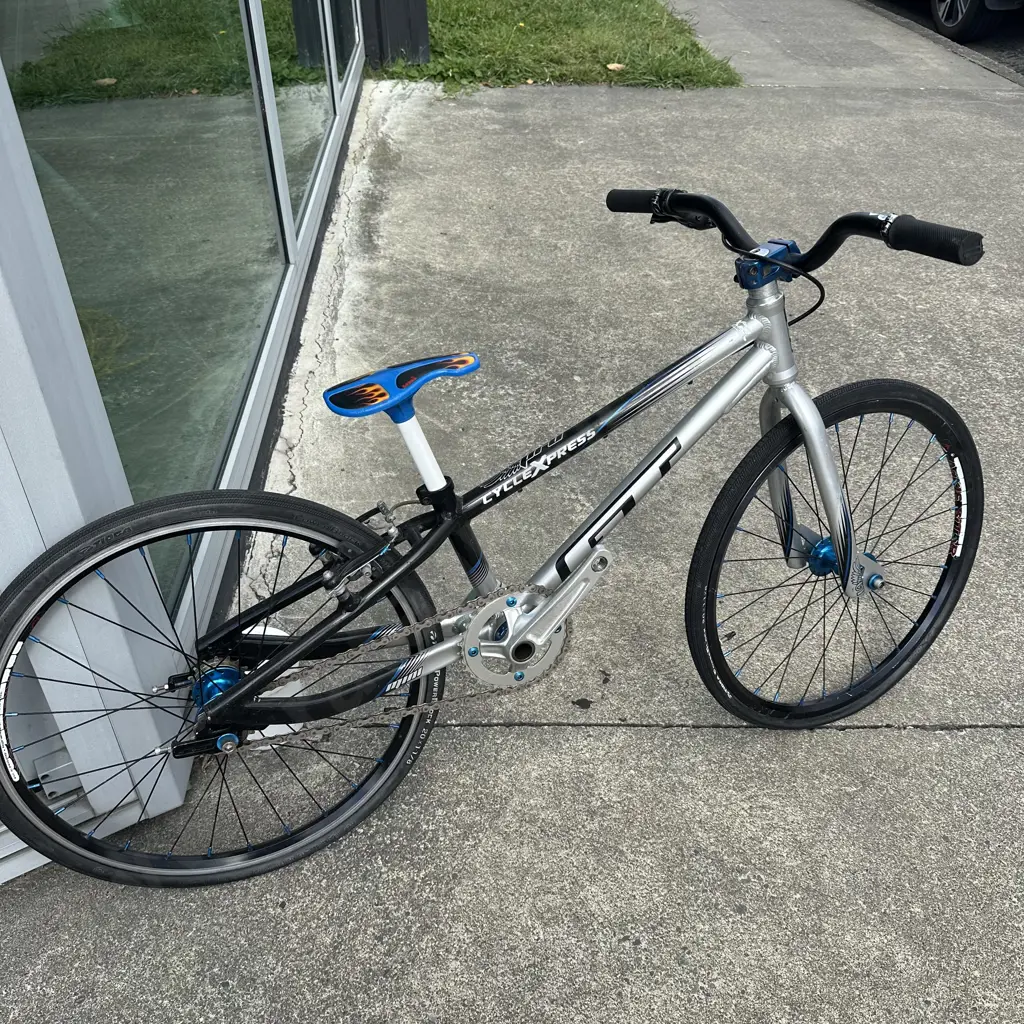 GT trick bike Image 1++