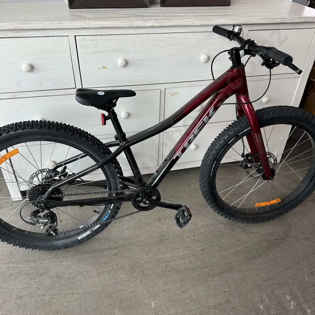 As new condition Trek Roscoe kids bike Image 1++