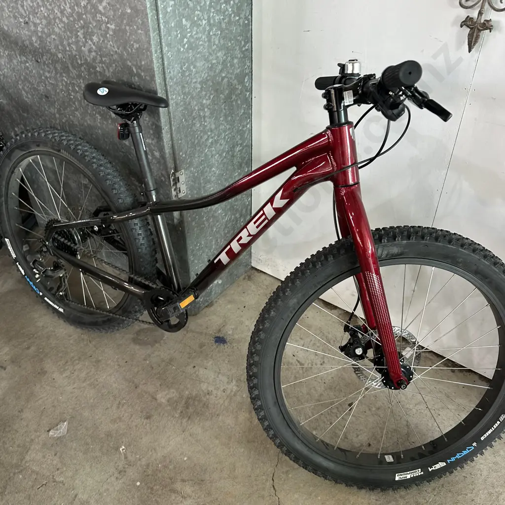 As new condition Trek Roscoe kids Image 1++