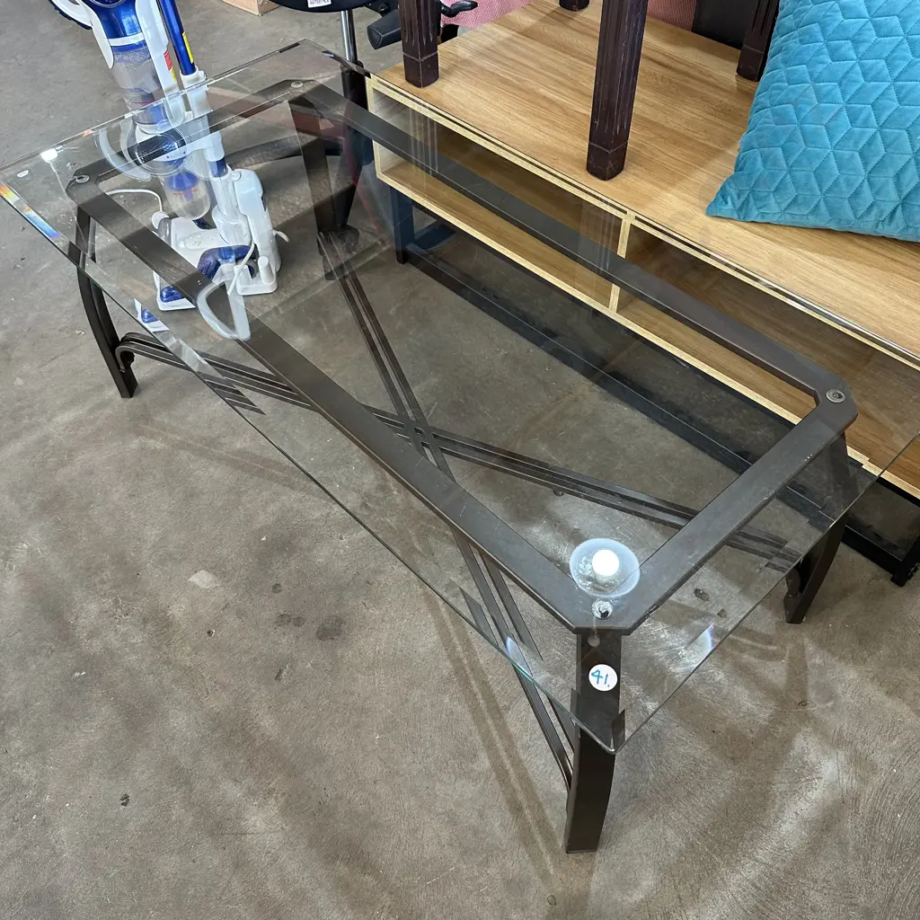 metal base, glass top coffee table Image 1++