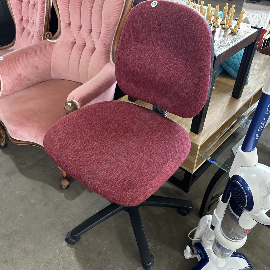 tidy Pollett office chair Image 1++