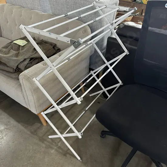 clothes horse