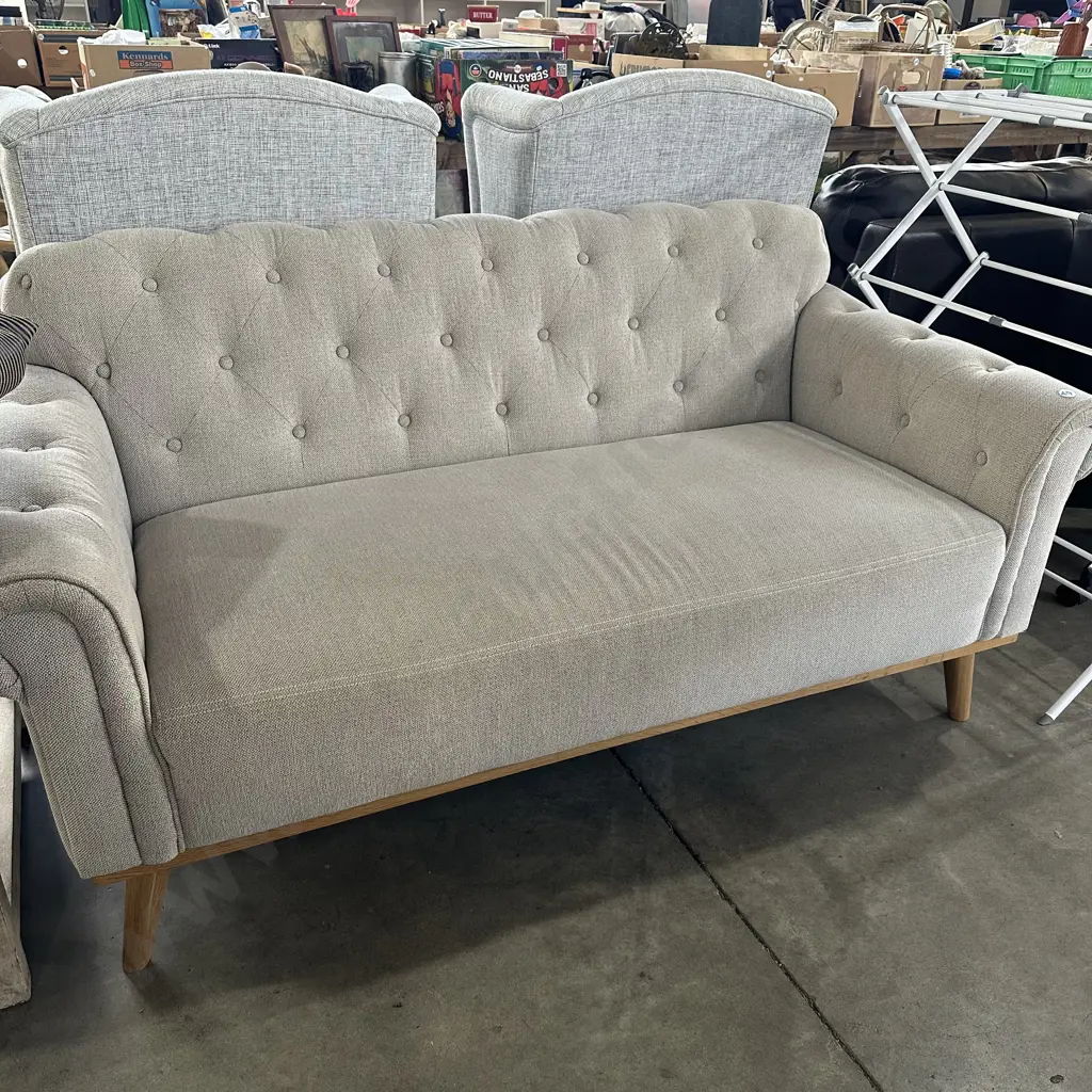 very tidy  modern rolled arm button back sofa Image 1++