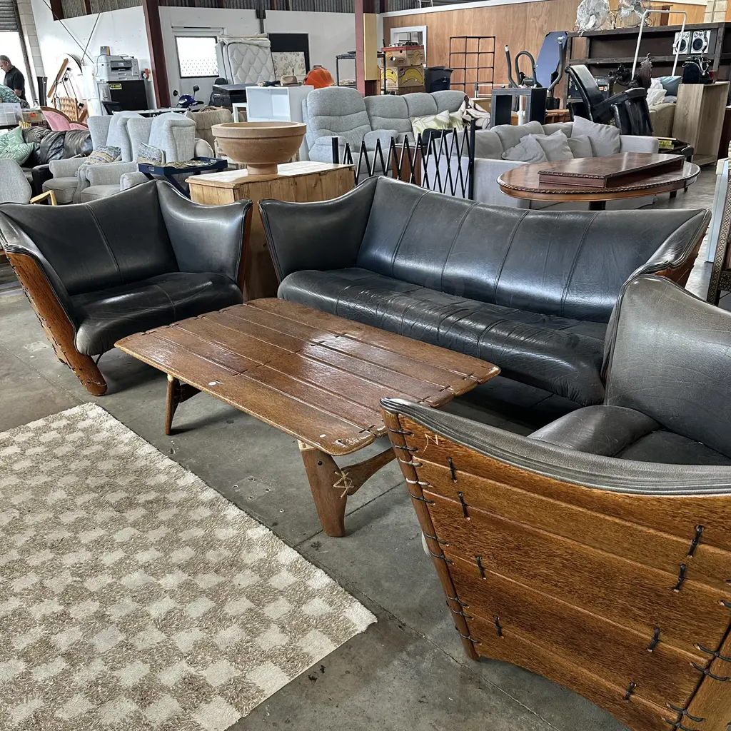 Fijian Water Buffalo hide & Coconut wood suite Image 1++