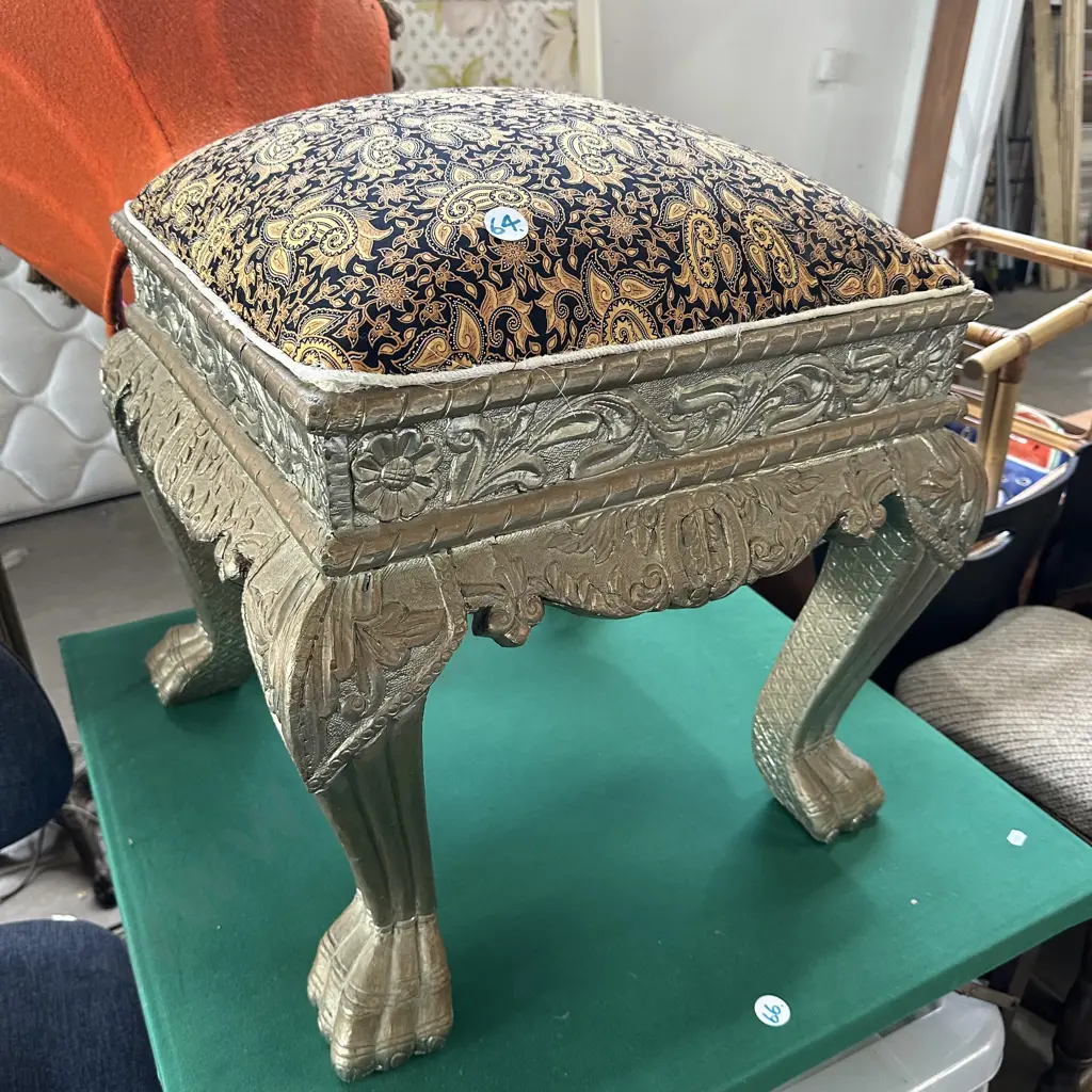 decorative stool Image 1++