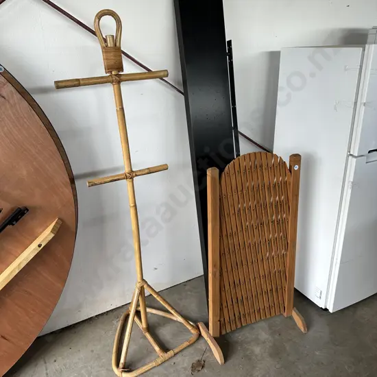 divider plus cane stand