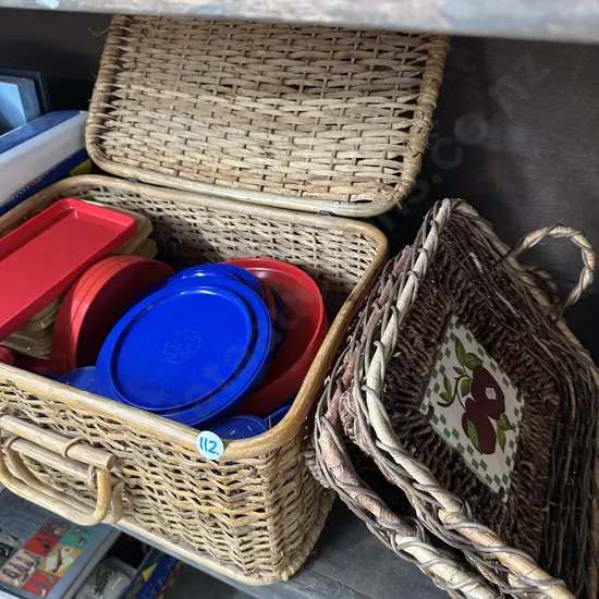 retro Heller picnic set plus wicker trays
