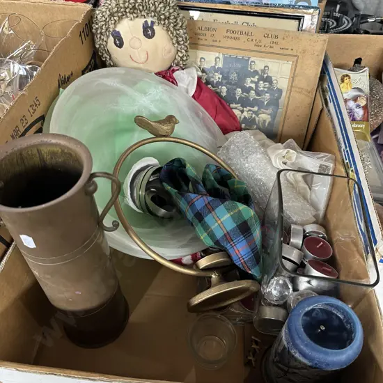 Box lot including WW1 Brass shell etc.