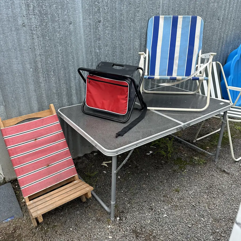 low camping table, chilli bag, vintage deck chair plus 2 others Image 1++