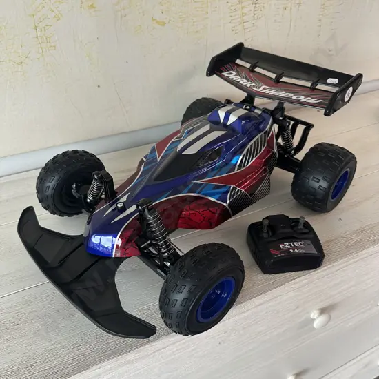 Radio control toy car by Eztec - working