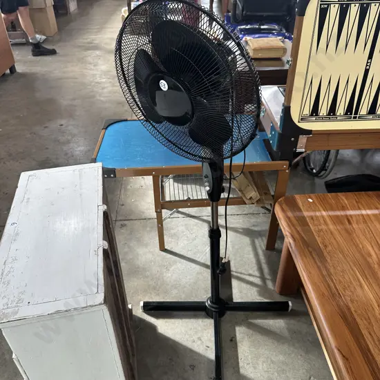 pedestal fan