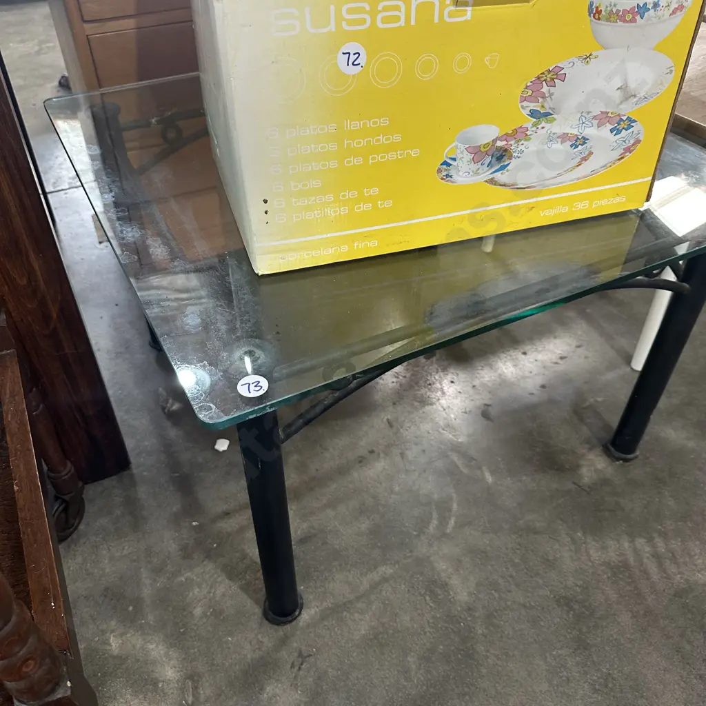 glass top coffee table Image 1++