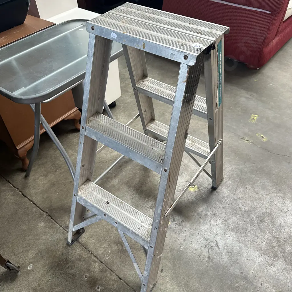 step ladder Image 1++