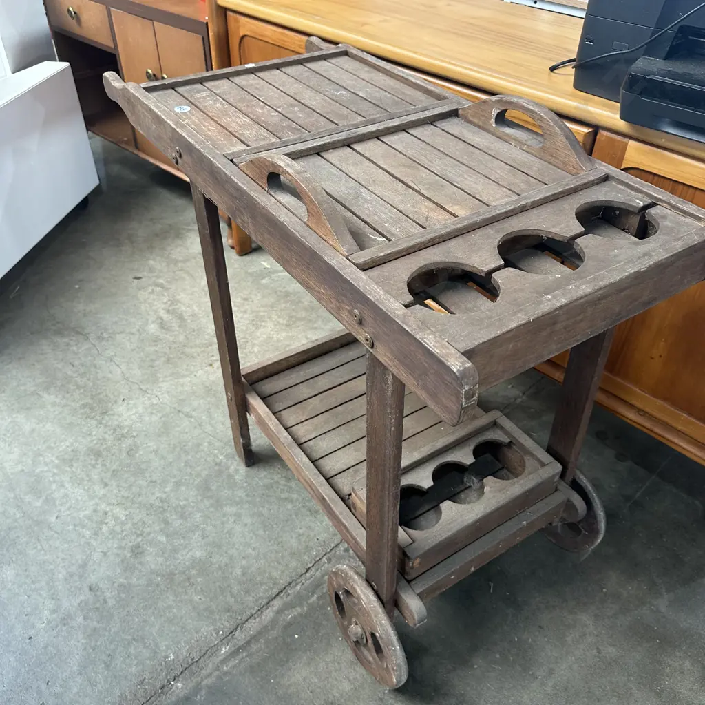 pool side drinks trolley Image 1++