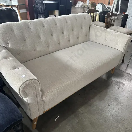 Button back sofa