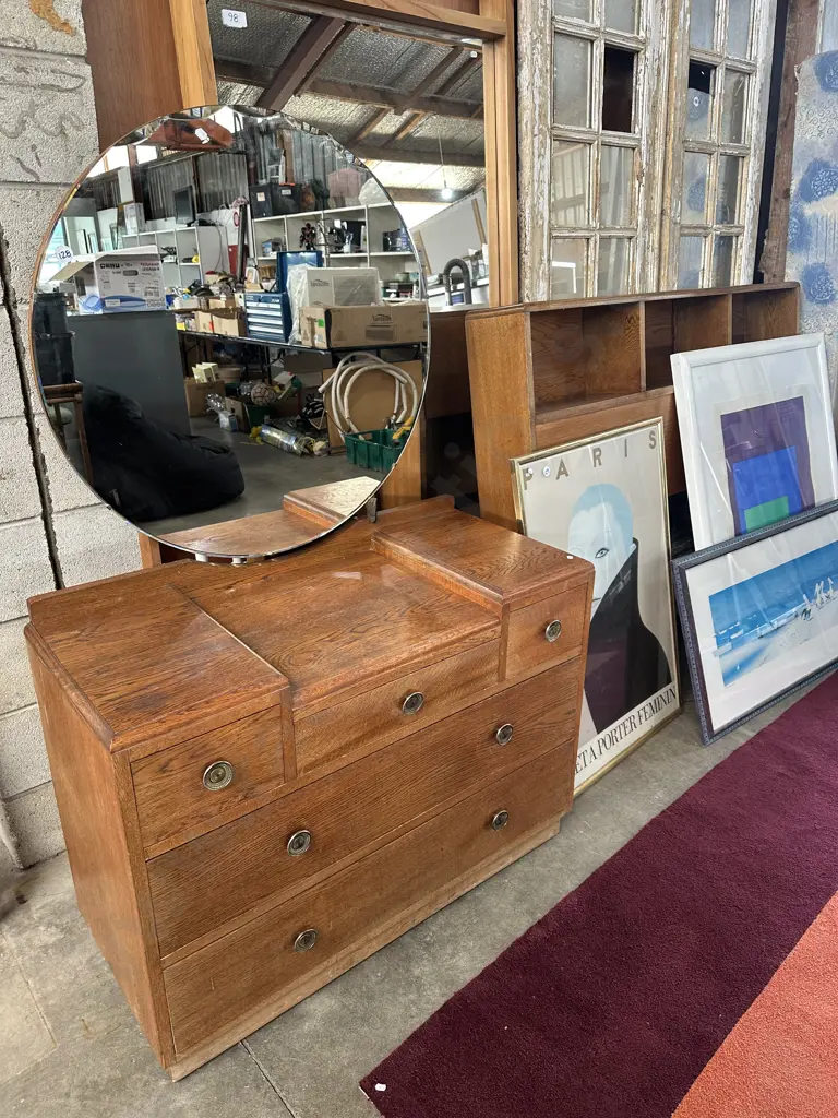 Solid Oak dresser and headboard. Image 1++