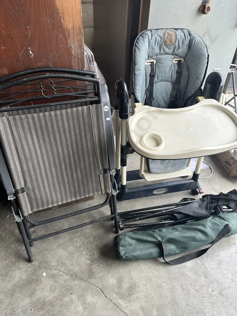 Four folding chairs and a high chair. Image 1++