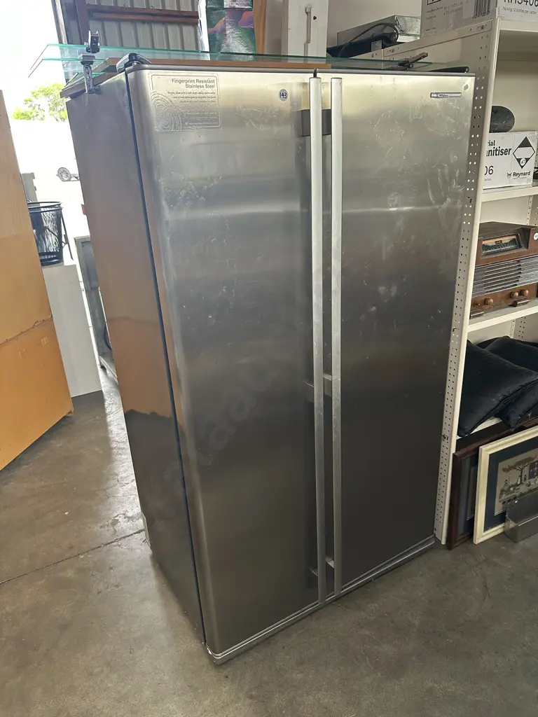 Fridge/freezer stainless steel. Image 1++