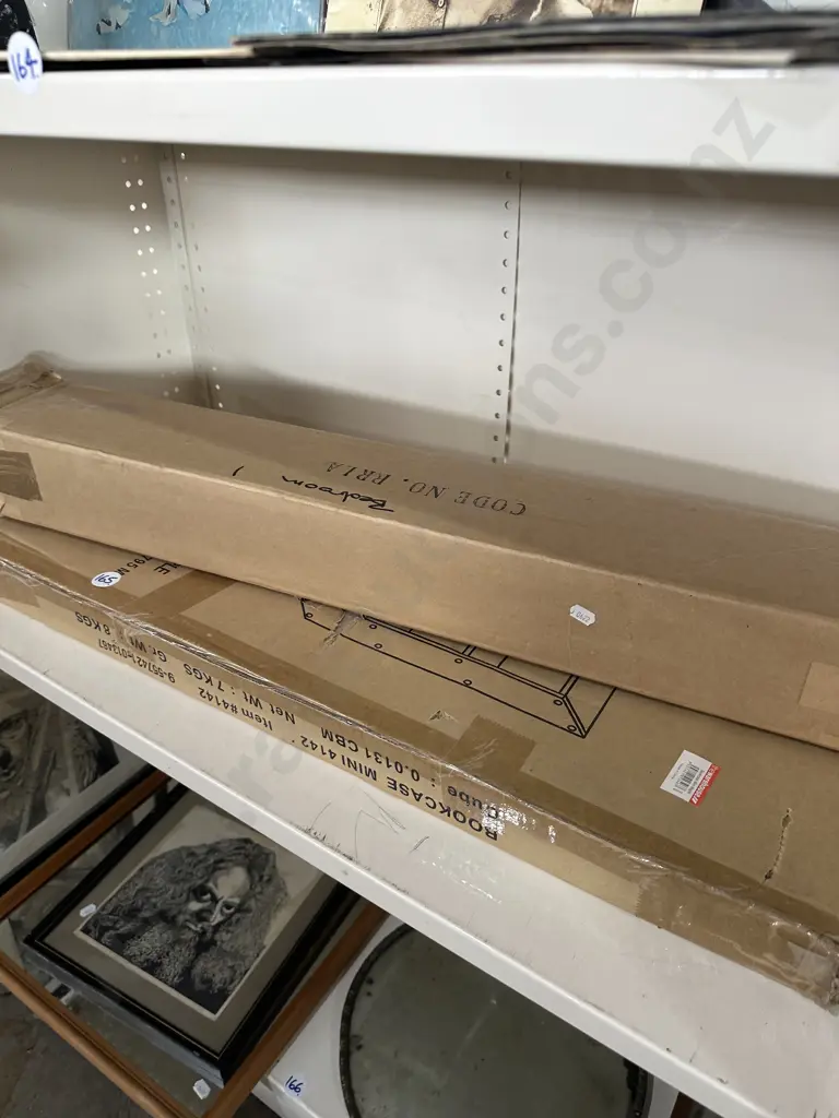 Flat pack shelf and rechargeable emergency light - no cord Image 1++