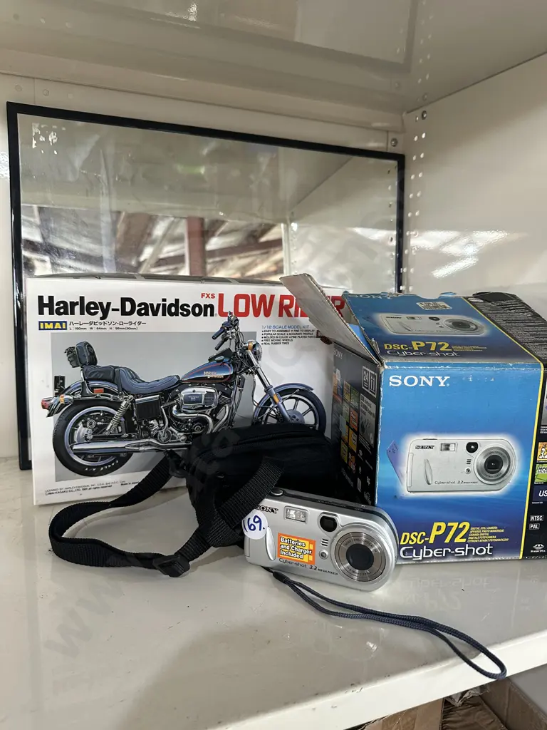 Sony digital camera and accessories plus part done model plus mirror Image 1++