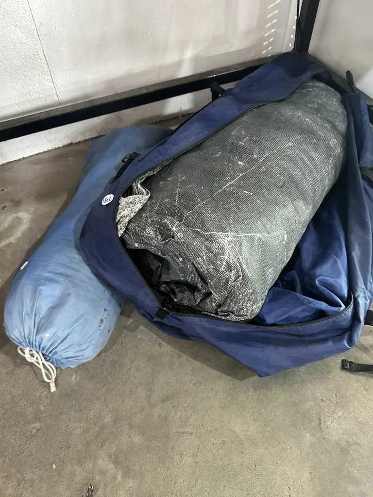 2 tents with poles Image 1++