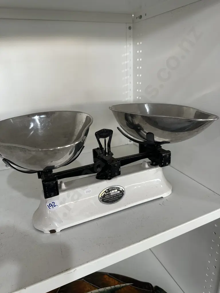 grocers scales Image 1++