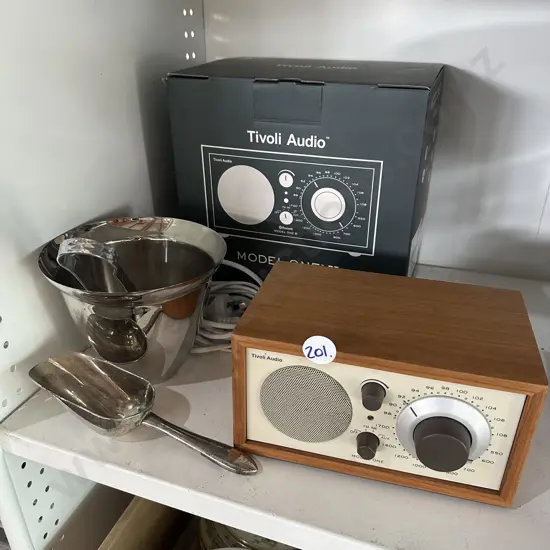 Tivoili radio plus silverware