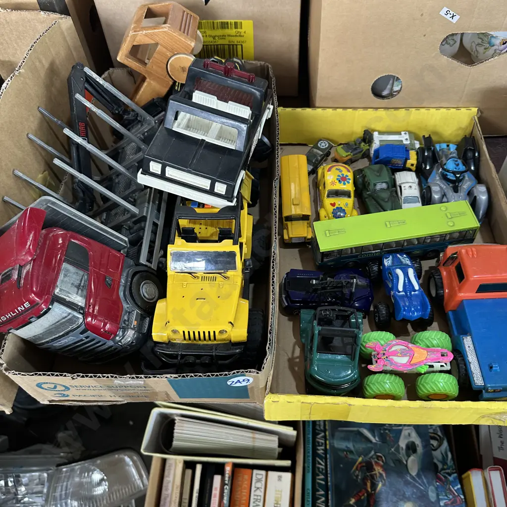 Two boxes of collectable toy cars and trucks Image 1++